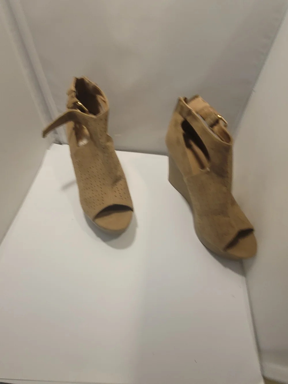 Report Tan  Peep-Toe Wedge Sandals Size 10